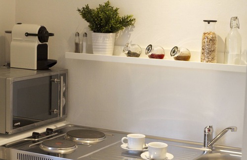 Clohars-Carnoet Apartment | Apartment 'Villa Prat Bras - T1 - Cosy' with Shared Garden and Wi-Fi