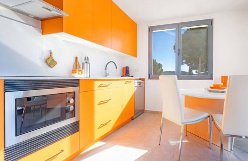 Aigues Apartment | Apartment 'Villa Hoy Naranja' with Mountain View, Wi-Fi and Air Conditioning