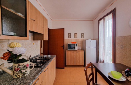 Innamorata Apartment | Apartment 'Villa Mirella Trilocale' with Private Terrace, Balcony and Wi-Fi