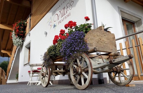 Carano Apartment | Apartment 'Villa Prafiori Giglio' with Mountain View, Shared Garden, Balcony & Wi-Fi