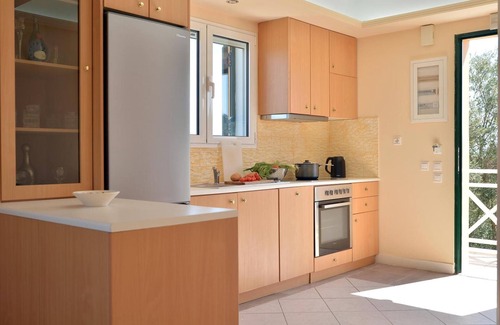 Agios Dimitrios Apartment | Apartment 'Villa Reverenza' with Sea View, Wi-Fi and Air Conditioning