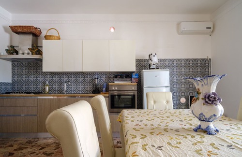 Cenate Apartment | Apartment 'Villetta Lezzi' with Private Terrace, Private Garden and Air Conditioning