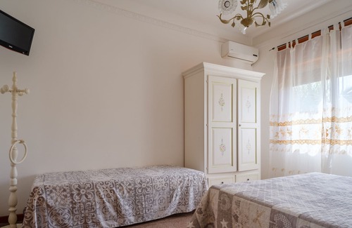 Cenate Apartment | Apartment 'Villetta Lezzi' with Private Terrace, Private Garden and Air Conditioning