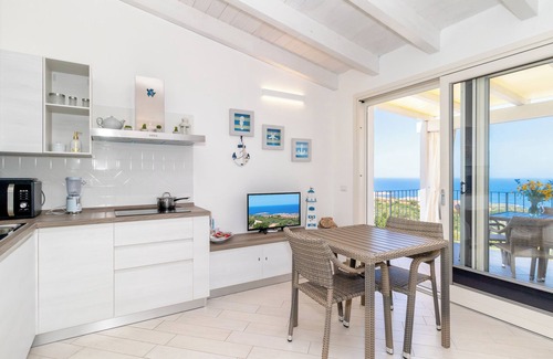 Paduledda Apartment | Apartment "Vista Bocche di Bonifacio" with Outdoor Pool