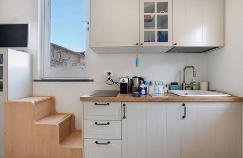 Vernazza Apartment | Apartment 'Vistamare Relax Cinque Terre' with Sea View, Wi-Fi and Air Conditioning