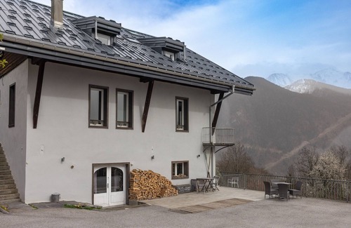 Plateau-d'Assy Apartment | Apartment 'Vue Mt Blanc-grd Espace Vert-6 Pers' with Mountain View, Shared Garden and Wi-Fi