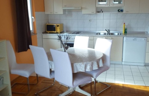 Vodice Apartment | Apartment Vulin, 100 m to the sea, 6 people, free WiFi, terrace, parking, BBQ