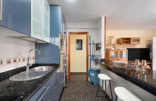 Tamaduste Apartment | Apartment 'Vv El Oasis' with Mountain View, Private Pool and Wi-Fi