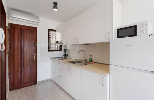 Puerto Rico Apartment | Apartment 'Vv Luca Vista Mar' with Sea View, Wi-Fi and Air Conditioning