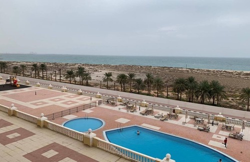 Al Hamra Village Apartment | Apartment with Sea view and Balcony-Royal Breeze