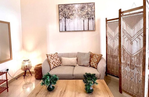 Al Hamra Village Apartment | Apartment with Sea view and Balcony-Royal Breeze