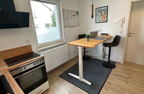 Biebesheim am Rhein Apartment | Apartment 'Wohnen Auf Zeit - No2' with Wi-Fi