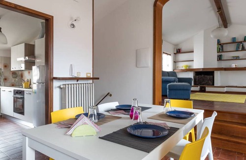 Rivoltella Apartment | Apartment with view of Lake Garda