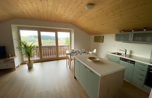 Friesenried Apartment | Apartment 'Waldblick' with Shared Garden, Balcony and Wi-Fi