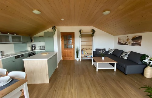 Friesenried Apartment | Apartment 'Waldblick' with Shared Garden, Balcony and Wi-Fi