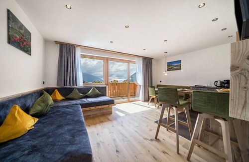 Naturno Apartment | Apartment "Waldes Duft - Patleidhof" with Mountain View, Shared Terrace & Wi-Fi