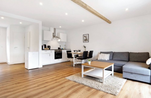 Gronau Apartment | Apartment 'Weiden' with Balcony and Wi-Fi