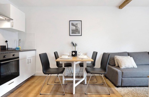 Gronau Apartment | Apartment 'Weiden' with Balcony and Wi-Fi