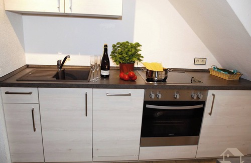 Burkheim Apartment | Apartment 'Wein- Und Vesperstube' with Private Terrace and Wi-Fi