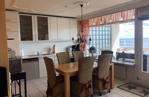 Sierksdorf Apartment | Apartment 'Wellness Penthouse Meerblick' with Sea View, Shared Garden and Wi-Fi