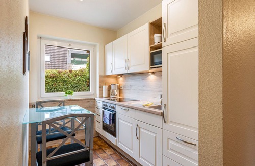 Stinteck Apartment | Apartment 'Westerdeich' with Private Terrace, Shared Garden and Wi-Fi