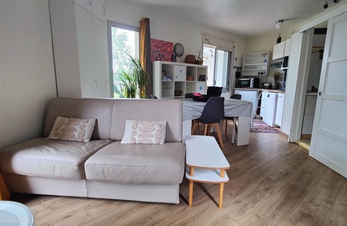 Saint-Jean-d'Illac Apartment | Apartment with garden in Saint Jean d'Illac