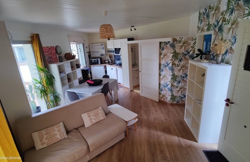 Saint-Jean-d'Illac Apartment | Apartment with garden in Saint Jean d'Illac