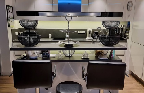 Golzheim Apartment | Apartment 'Wie Zuhause 2' with Private Terrace, Balcony and Wi-Fi