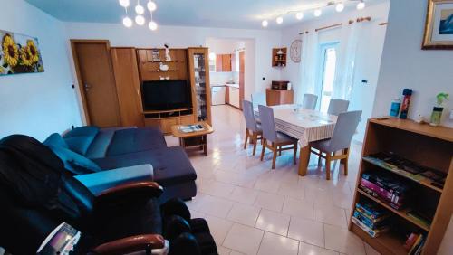 Koper Apartment | Apartment Wine & Olive oil Mofardin