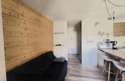 Les Arenes Apartment | Apartment with balcony 800 meters from the sea