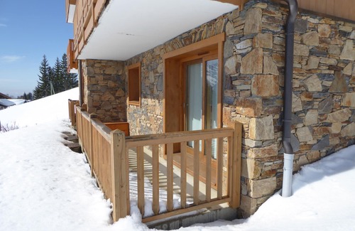 Bisanne 1500 Apartment | Apartment with private pool at the foot of the slopes with garage - ski school at 300m