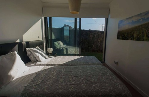 Angra do Heroismo Hotel | Apartment with garden view