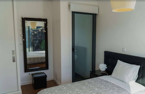 Angra do Heroismo Hotel | Apartment with garden view