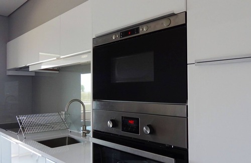 Madalena Apartment | Apartment with direct access to swimming pool and beach, 10 minutes from Porto.