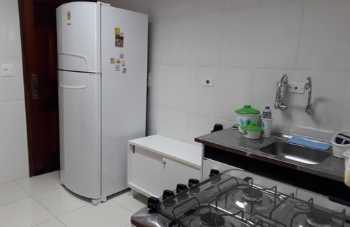 Jardim Sao Miguel Apartment | Apartment with 2 bedrooms + 1 optional /2 parking spaces /air conditioning /5 blocks from Enseada beach