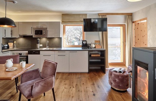 Landeck Apartment | Apartment with 2 bedrooms Boutique Apartment Sonnenhang with pool