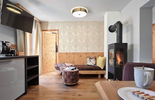 Landeck Apartment | Apartment with 2 bedrooms Boutique Apartment Sonnenhang with pool