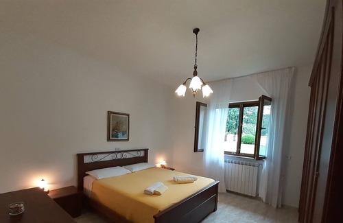 Dreznik Grad Apartment | APARTMENT WITH 3 DOUBLE BEDROOMS, ROOM, KITCHEN, AND BATHROOM.