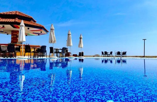 Obzor Apartment | Apartment with a large terrace and direct access to the sea