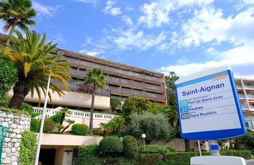 Lazaret Apartment | Apartment with a swimming pool and a beautiful view of the sea, city & mountain.