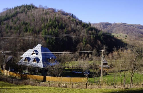 Viseu de Sus Apartment | Apartment with a terrace view of the beautiful wine valley