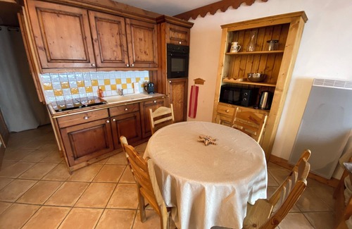 Les Menuires Apartment | Apartment with balcony at the foot of the slopes, ideal for families!