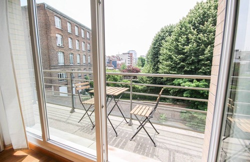 La Madeleine Apartment | Apartment with balcony, parking and elevator