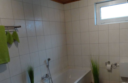 Sondernheim Apartment | Apartment with balcony and garden view