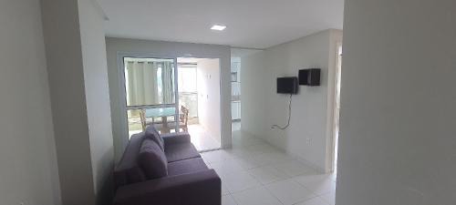 Praia do Morro Apartment | Apartment with balcony 500m from the beach EMZ0504