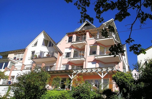 Bullay Apartment | Apartment with balcony directly on the banks and with a view of the Moselle