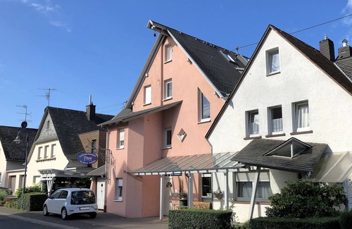 Bullay Apartment | Apartment with balcony directly on the banks and with a view of the Moselle