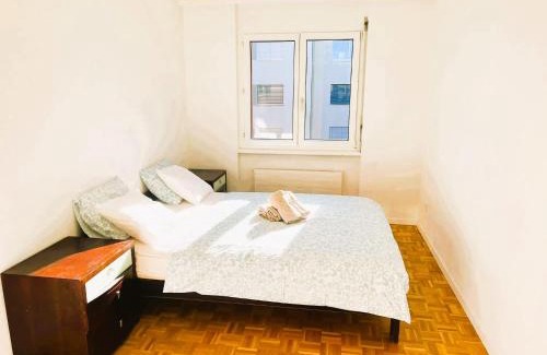 Altstetten Apartment | Apartment with Balcony in Zurich, Kars - Self Checkin