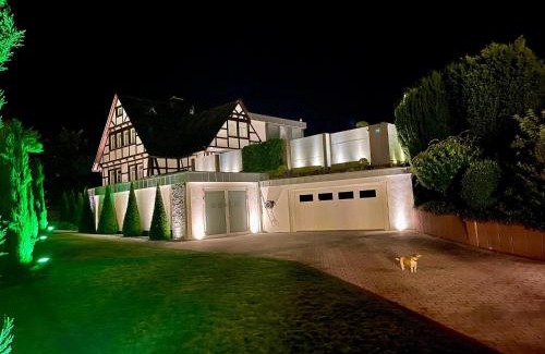 Kastellaun Apartment | Apartment with bar, recreation room in Kastellaun