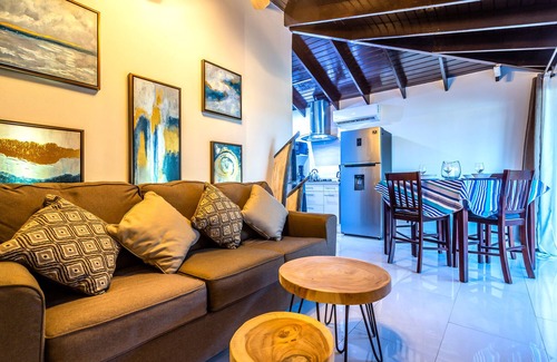 Boroncana Apartment | Apartment with Charming Patio+ BBQ Near Beach! FREE Util's